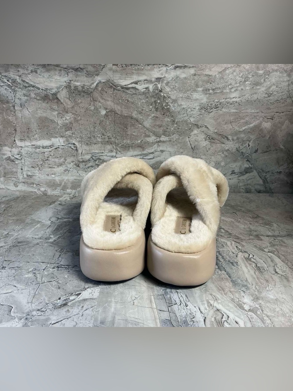 La Canadienne Greta Shearling Slide - Picture 8 of 9